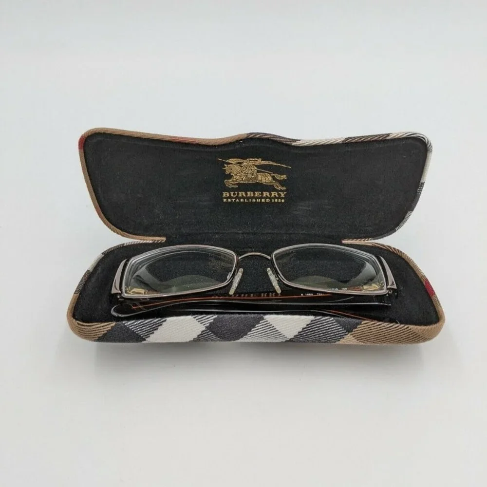 Burberry classic metal